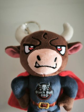 Porta-chaves de pelúcia Black Bull BBQ