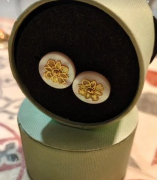 Pendientes nácar y oro 18k flor