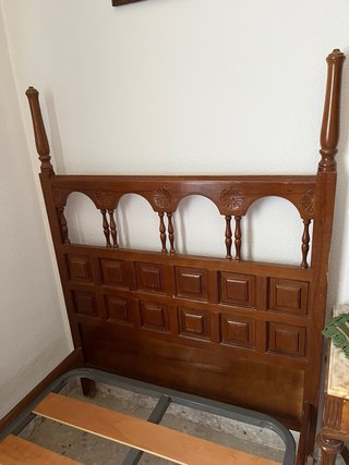 Cama de madera con somier desmontable