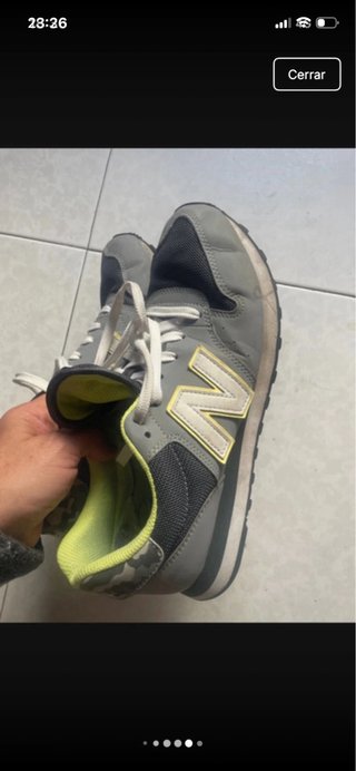 New Balance grises y multicolor