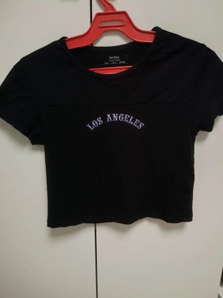 Camiseta Bershka negra corta