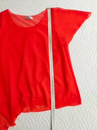 Top rojo Leyca