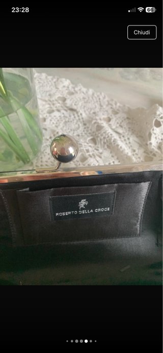 Pochette in raso nera con strass