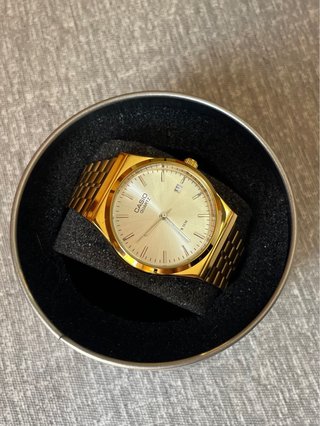 Reloj Casio MTP Dorado Con Dial Blanco