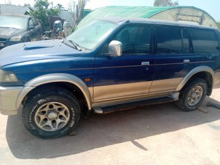 Mitsubishi Montero 1999