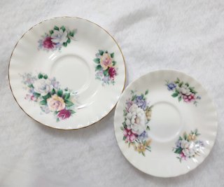 Lote 2 platillos porcelana Bone Chin. Royal albert
