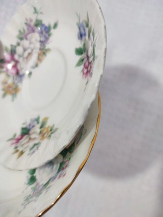 Lote 2 platillos porcelana Bone Chin. Royal albert