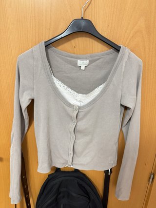 Jersey beige con encaje