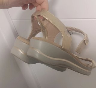 Sandalias doradas y blancas talla 39