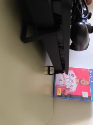 PS4 Slim 1TB +Mando+FIFA 20