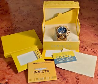 Reloj Invicta Bolt Zeus dorado
