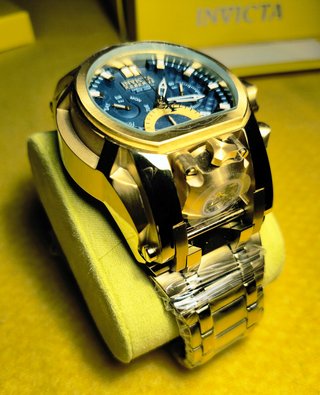 Reloj Invicta Bolt Zeus dorado