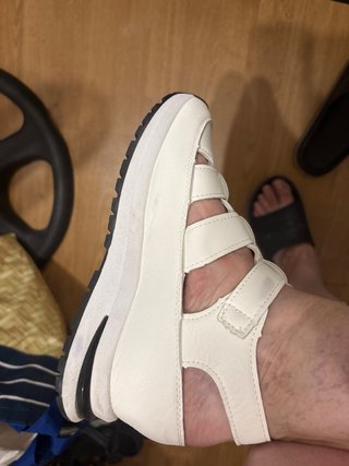 Sandalias blancas de tiras