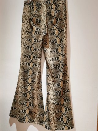 Pantalón Zara Talla S/36 Estampado Serpiente