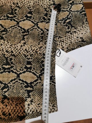 Pantalón Zara Talla S/36 Estampado Serpiente
