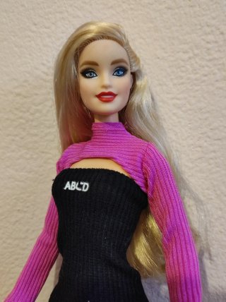 Barbie Holidays 2021 Belly Button