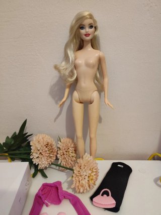 Barbie Holidays 2021 Belly Button