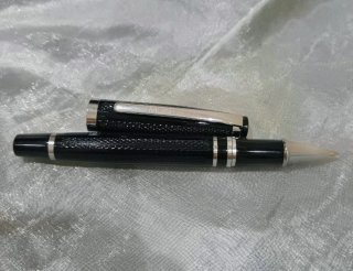 Bolígrafo Montblanc Negro