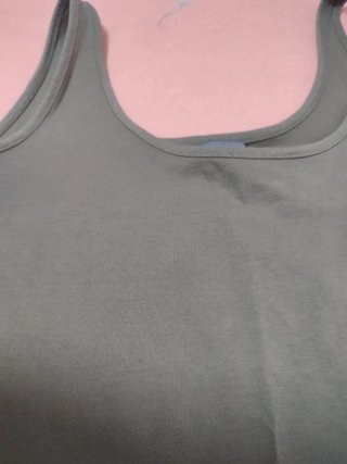 Camiseta sin mangas verde oliva