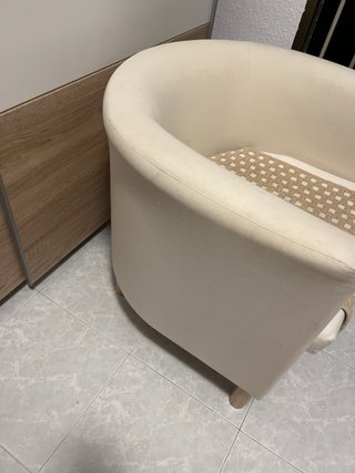 Sillón moderno beige muy cómodo