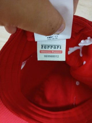 Gorra Ferrari Roja con Nº 7