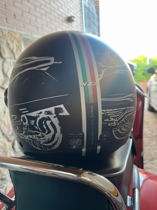Casco Jet NZI Negro con Dibujos vespa