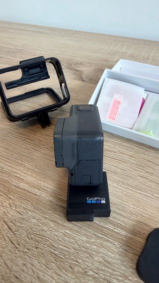 GoPro Hero 6 + Batteria + Accessori