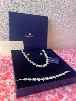 Conjunto Swarovski Flores Plata