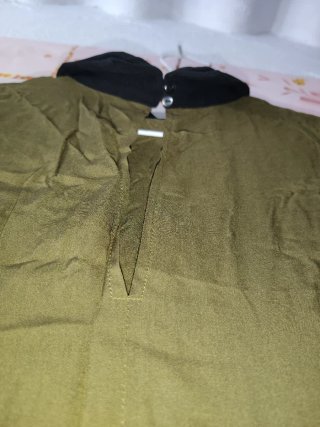 Blusa Stradivarius Talla M Negra y Verde Oliva
