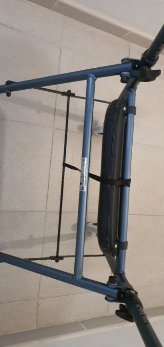 Andador clásico de 2 ruedas con asiento