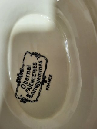 Salsera de porcelana con plato
