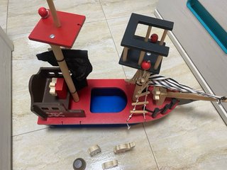 Barco Pirata de Madera con Accesorios