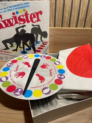 Juego Twister en su caja