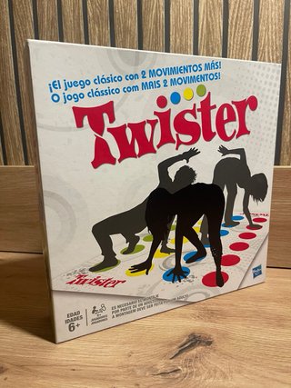 Juego Twister en su caja