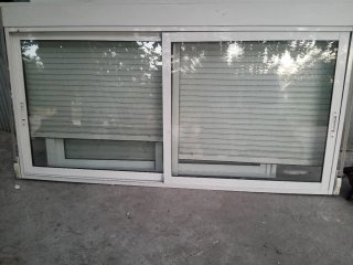 Ventana aluminio con persiana