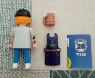 Playmobil figura Cantinero Cervecero Serie 28