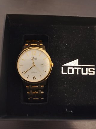 Reloj Lotus Dorado