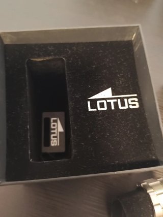 Reloj Lotus Plata y Blanco