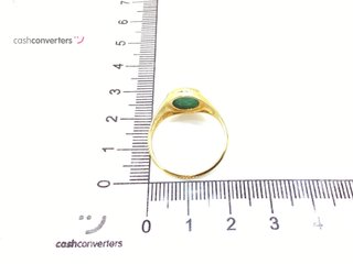 sello oro 18k con piedra con malaquita