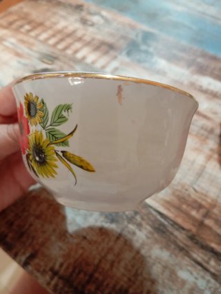Juego de 4 tazas de porcelana doradas