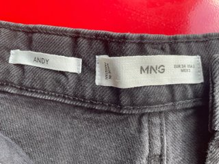 PANTALÓN CORTO “MANGO” NEGRO
