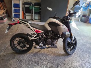 Moto Kove 125 nk Naked Blanca/Gris