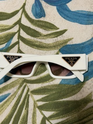 Gafas de sol Prada blancas