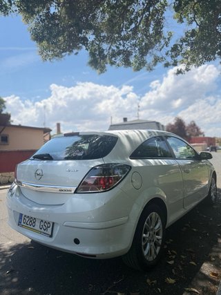 Opel Astra 2010