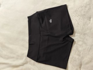 Conjunto Alo Yoga Negro y Azul
