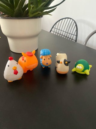 Juguetes de baño animales.