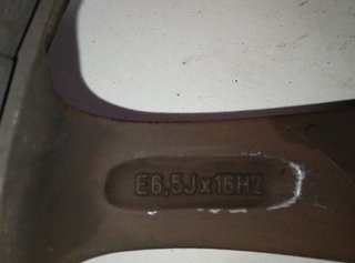 Llanta toyota e6.5jx16h2 auris active 465147