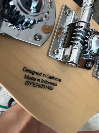 Bajo Fender Jazz Bass blanco