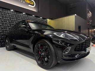 Aston Martin DBX 2021