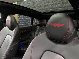 Aston Martin DBX 2021
